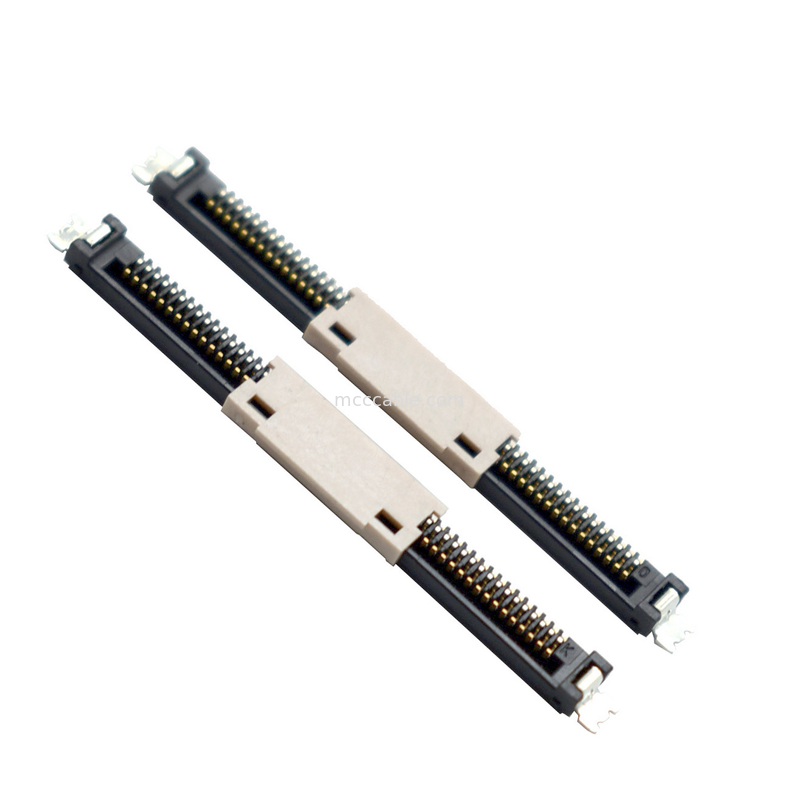 20846-040T-01 যান্ত্রিক লক সহ সম্পূর্ণরূপে আড়াল করা হয়েছে উচ্চ গতির ডেটা ট্রান্সফারের জন্য উপযুক্ত (20 গিগাবাইট / লেন)